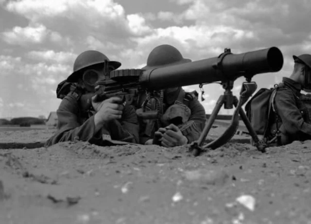 Two Royal Marines wearing gas masks man a Lewis light machine gun from a firing trench at North Front, Gibraltar, in 1938.

#gibraltar #wwii #history #heritage #ww2

📸 Kenneth Busuttil