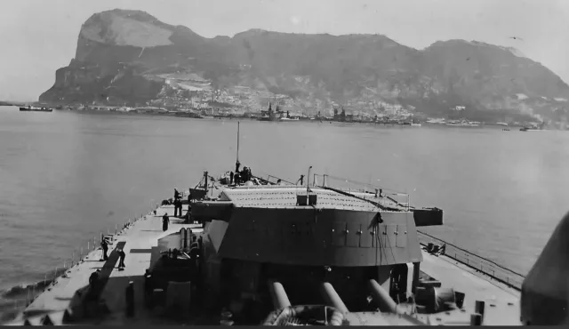 The Rock seen above the bow of HMS Rodney as the battleship makes her way towards Gibraltar in the 1930s.

HMS Rodney, a Nelson-class battleship, was armed, together with her sister ship HMS Nelson, with the heaviest armament in the Royal Navy inventory: 16-inch guns, as seen in this photograph.

#gibraltar #wwii #ww2 #history #heritage

📸 Kenneth Busuttil