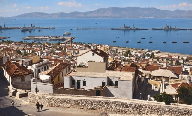 A remarkable view of Gibraltar’s Upper Town and harbour, captured in an L. Roisin photographic postcard dating to the mid-1930s.

Moored at the South Mole on the left is the battleship HMS Valiant, while the mighty battlecruisers HMS Hood and HMS Renown can be seen alongside the Detached Mole on the right.

A fascinating glimpse of Gibraltar during the interwar years, when the harbour served as a vital base for the Royal Navy.

#gibraltar #wwii #ww2 #history #heritage

📸 Kenneth Busuttil